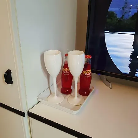 Lory ゲストハウス アルビニア