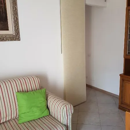 Lory ألبينيا
