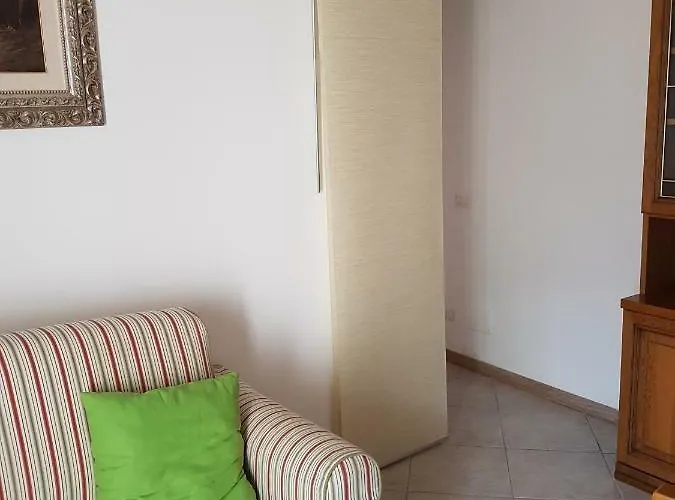 Lory ألبينيا